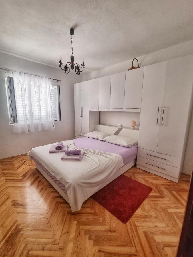 Lukica Apartment Свети Юрай Екстериор снимка