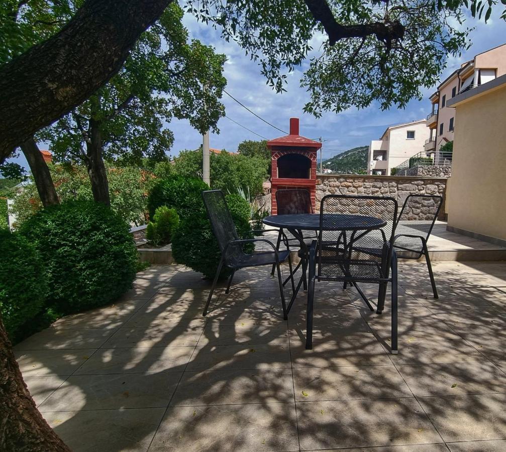 Lukica Apartment Свети Юрай Екстериор снимка