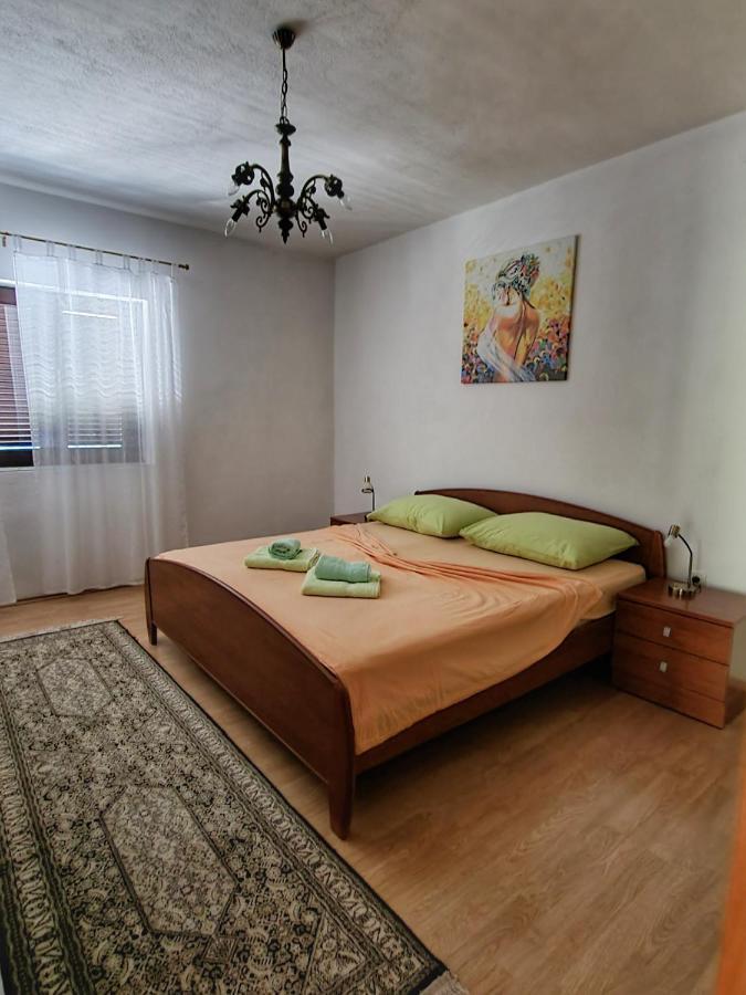 Lukica Apartment Свети Юрай Екстериор снимка