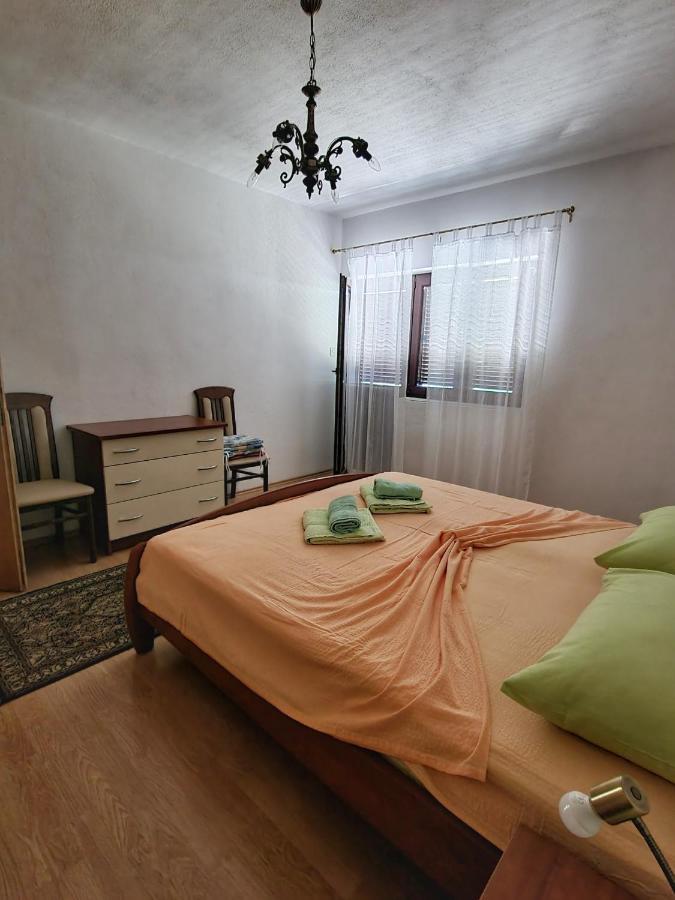 Lukica Apartment Свети Юрай Екстериор снимка