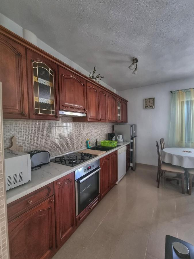 Lukica Apartment Свети Юрай Екстериор снимка